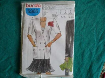 Patron Burda 5365 veste et jupe